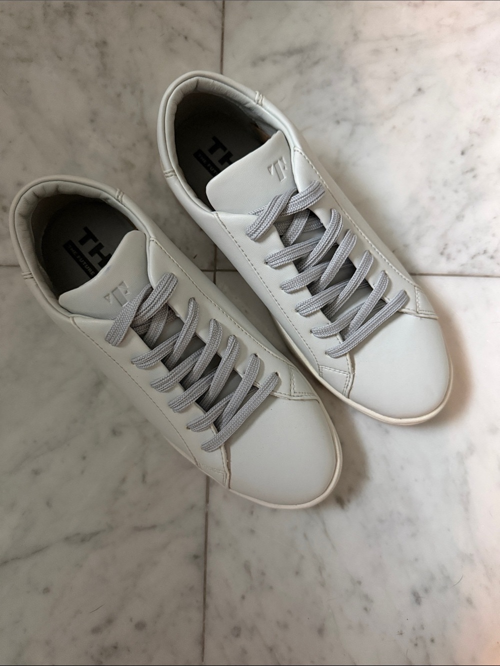 Light Grey Women’s Thousand Fell Sneakers